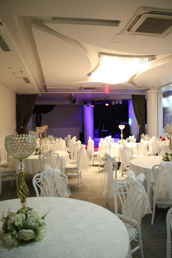 Forum Suite Otel Mersin  Exteriör bild