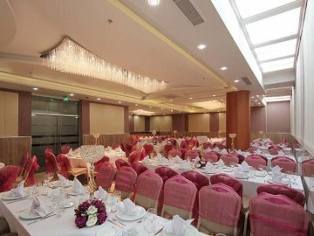 Forum Suite Otel Mersin  Exteriör bild