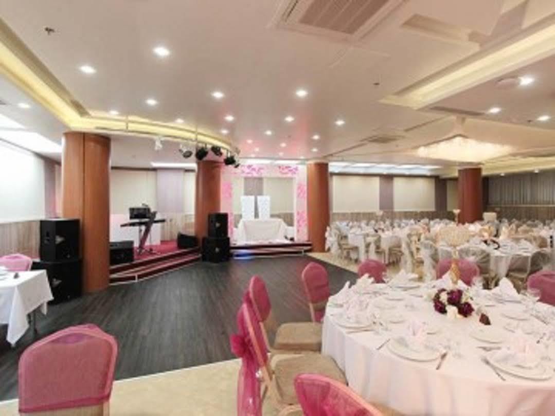Forum Suite Otel Mersin  Exteriör bild