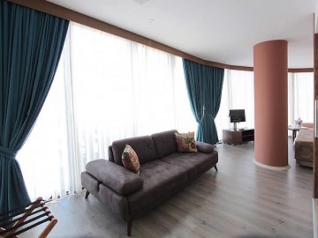 Forum Suite Otel Mersin  Exteriör bild