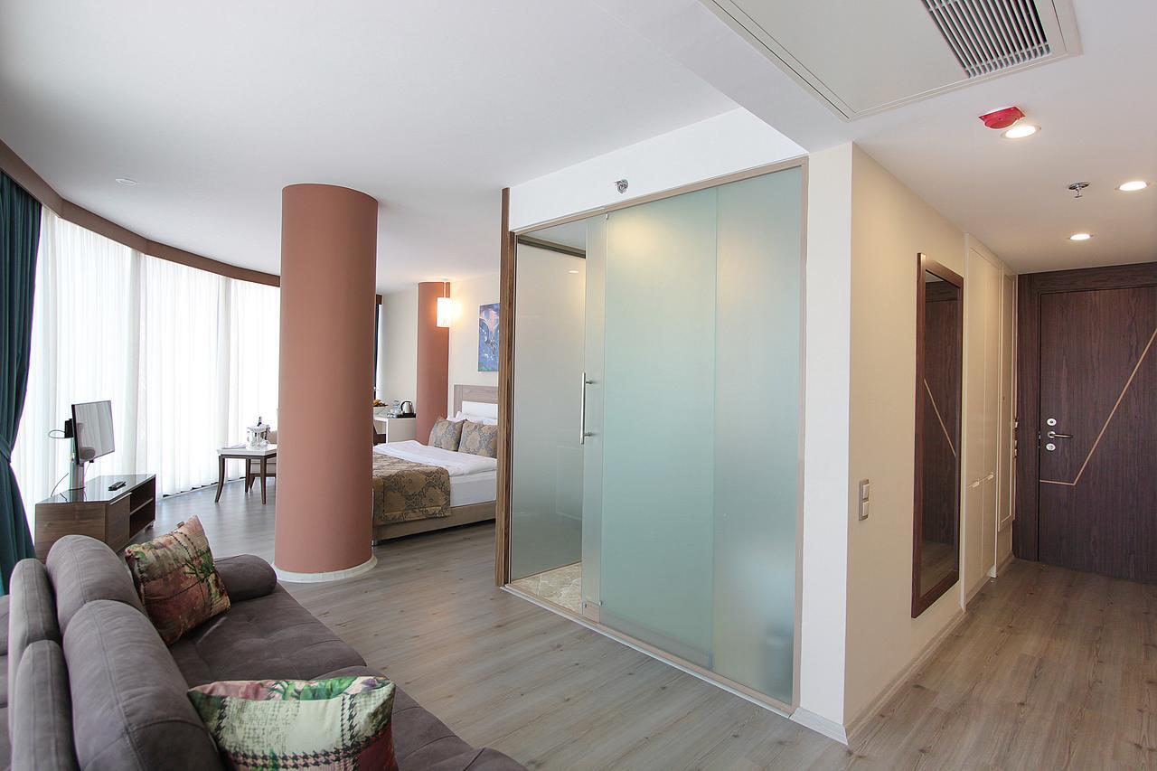 Forum Suite Otel Mersin  Exteriör bild