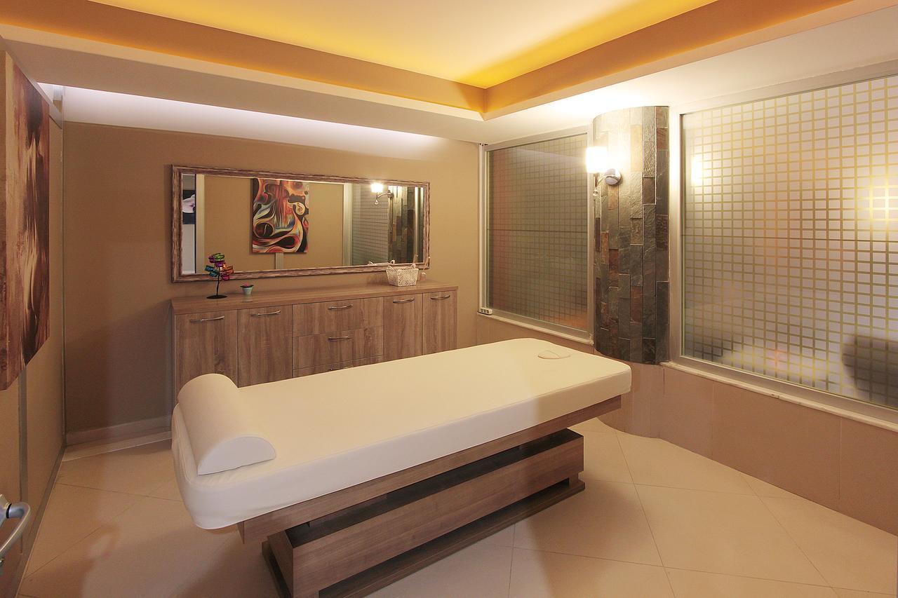 Forum Suite Otel Mersin  Exteriör bild