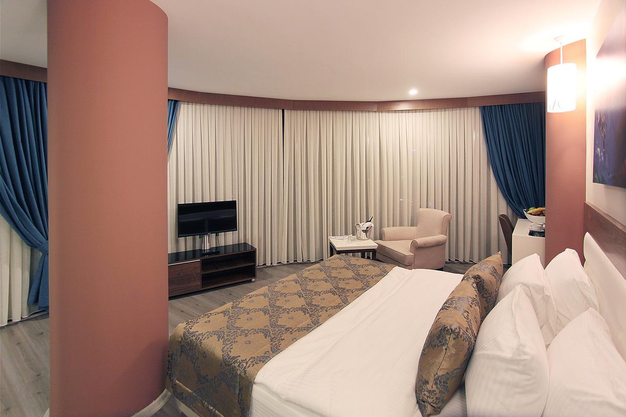 Forum Suite Otel Mersin  Exteriör bild