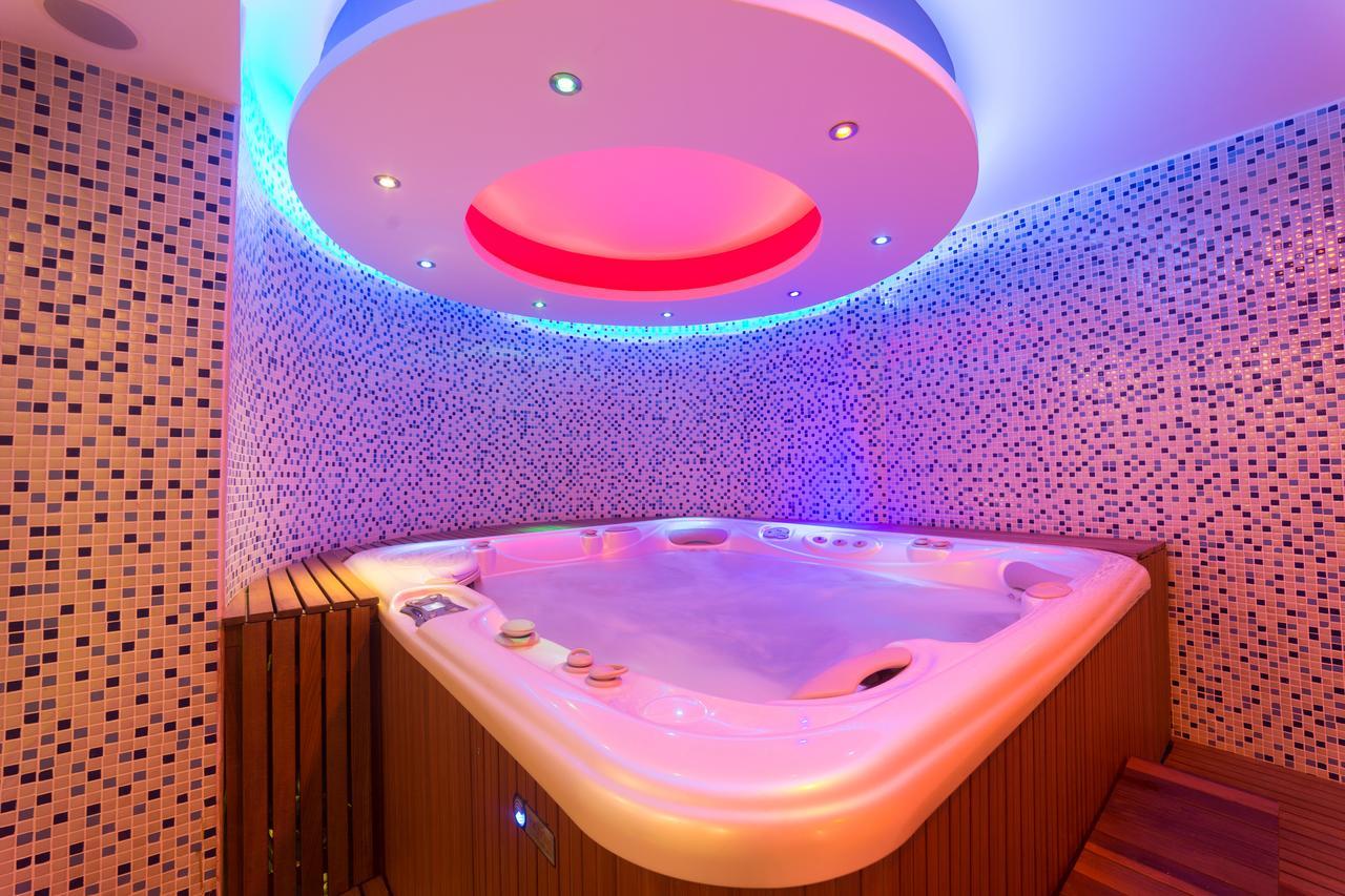Forum Suite Otel Mersin  Exteriör bild