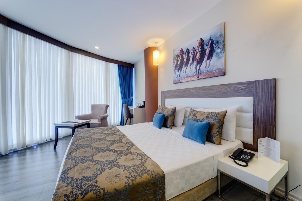 Forum Suite Otel Mersin  Exteriör bild