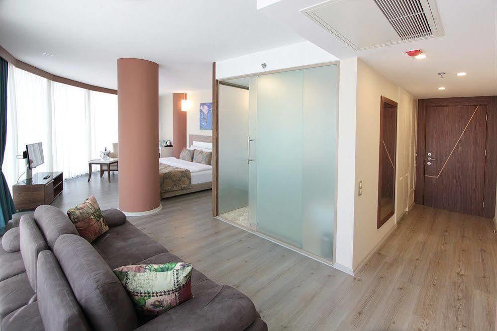 Forum Suite Otel Mersin  Exteriör bild