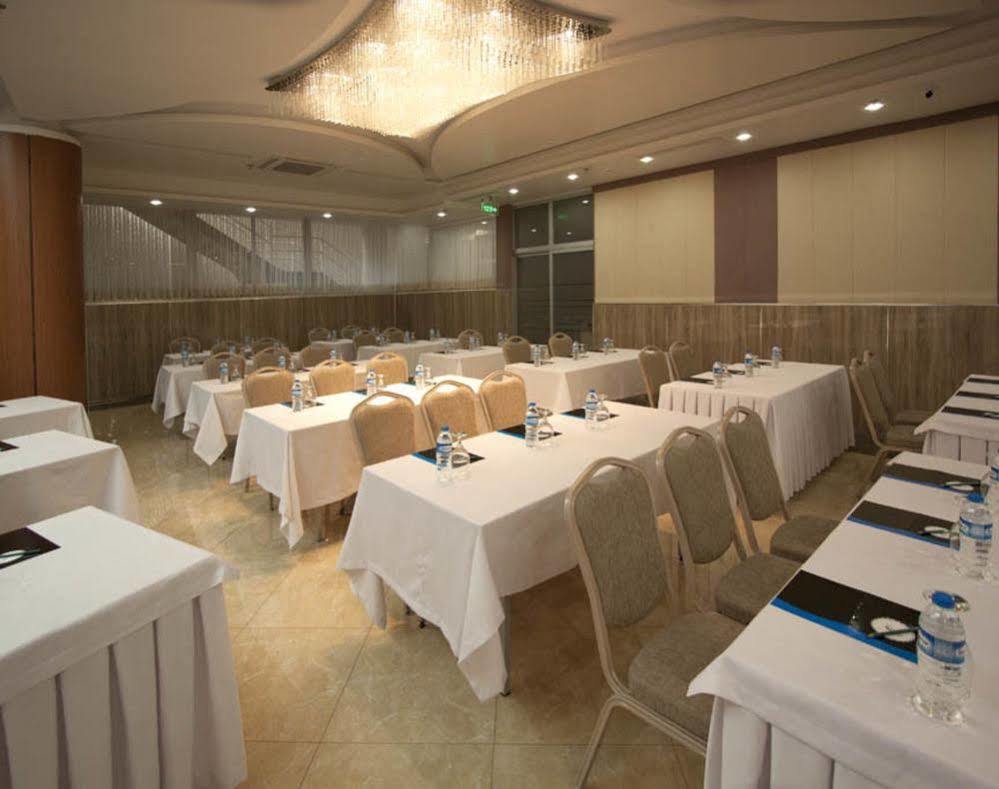 Forum Suite Otel Mersin  Exteriör bild